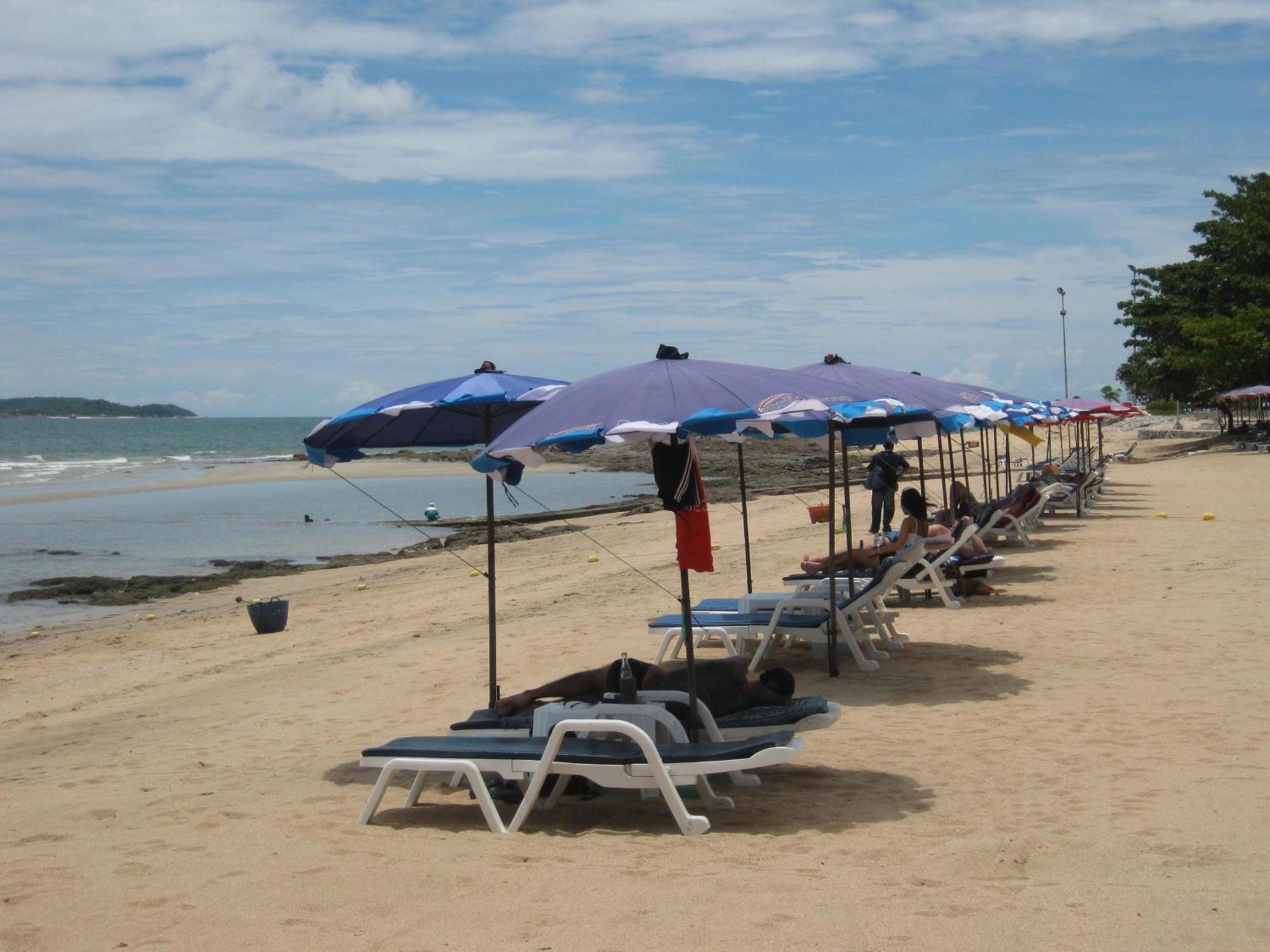 Hotel Baan Talay Pattaya Exterior foto